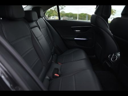 2023-Mercedes-Benz-C-Class-C-200-Auto_10