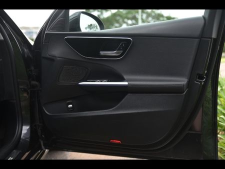 2023-Mercedes-Benz-C-Class-C-200-Auto_1