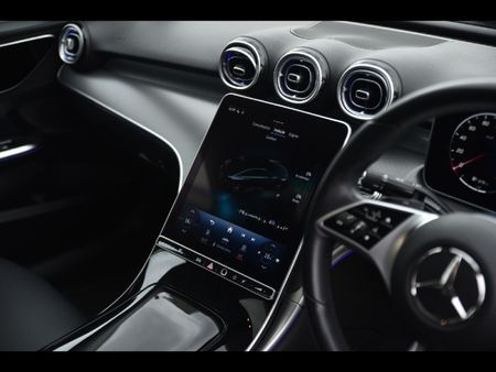 2023-Mercedes-Benz-C-Class-C-200-Auto_7