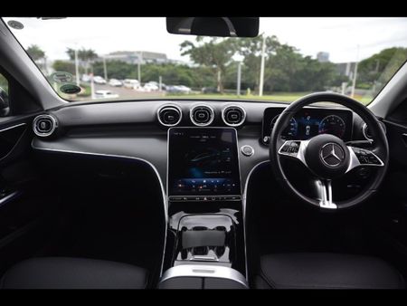 2023-Mercedes-Benz-C-Class-C-200-Auto_8