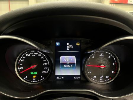 2015-Mercedes-Benz-C-Class-C-250-Bluetec-Estate-Exclusive-Auto_10