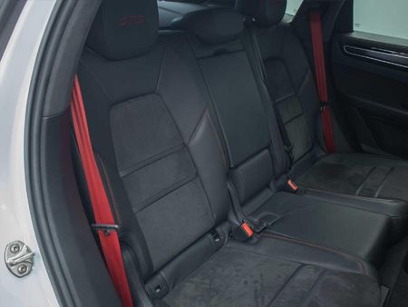 2023-Porsche-Cayenne-Coupe-GTS_15