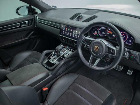 2023-Porsche-Cayenne-Coupe-GTS_17