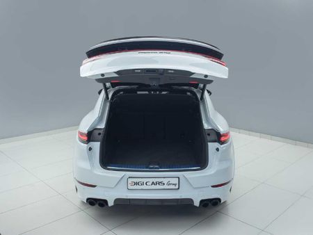2023-Porsche-Cayenne-Coupe-GTS_3