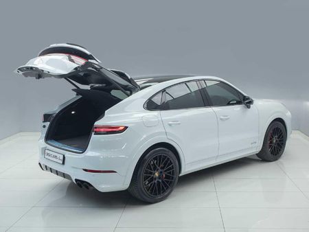 2023-Porsche-Cayenne-Coupe-GTS_4
