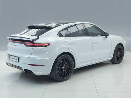 2023-Porsche-Cayenne-Coupe-GTS_5