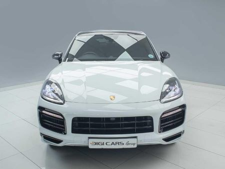 2023-Porsche-Cayenne-Coupe-GTS_8