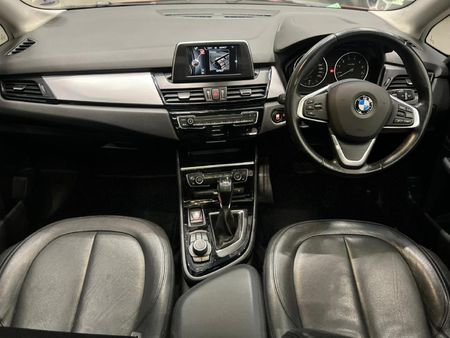 2015-BMW-2-Series-220i-Active-Tourer-Auto_11