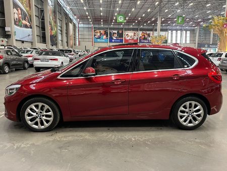 2015-BMW-2-Series-220i-Active-Tourer-Auto_3