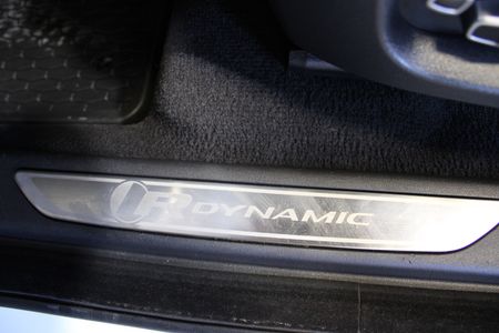 2018-Jaguar-E-Pace-D240-177-KW-20Di-HSE-R-DYNAMIC-8-SPEED-AUTO-AWD_19