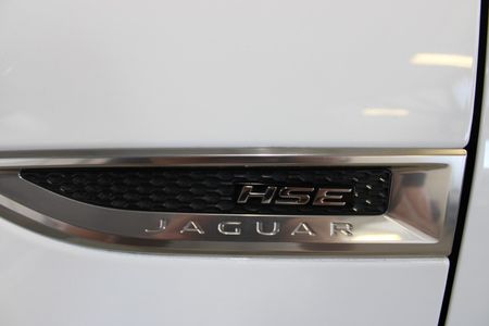 2018-Jaguar-E-Pace-D240-177-KW-20Di-HSE-R-DYNAMIC-8-SPEED-AUTO-AWD_21