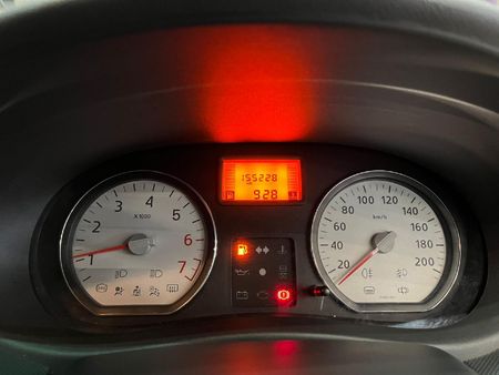 2016-Nissan-NP200-16-SE_10
