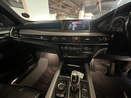 2015-BMW-X5-xDrive30d-M-Sport-Auto_10