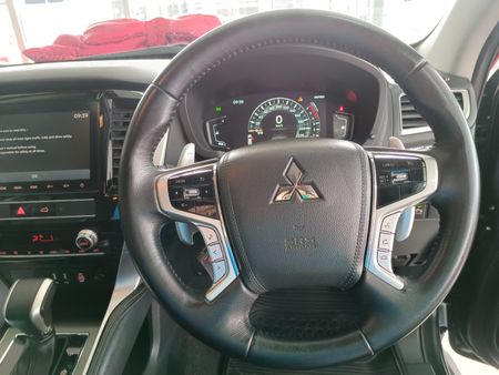 2022-Mitsubishi-Pajero-Sport-24D-4x4-Exceed-Auto_11