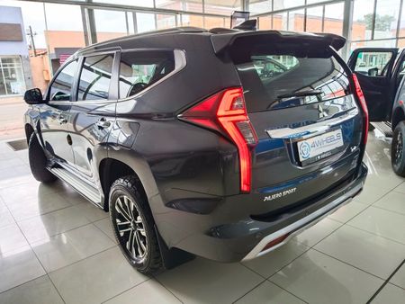 2022-Mitsubishi-Pajero-Sport-24D-4x4-Exceed-Auto_3