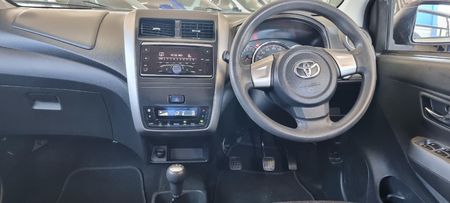 2022-Toyota-Agya-10_14