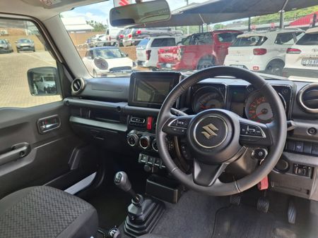 2024-Suzuki-Jimny-15-GLX_9