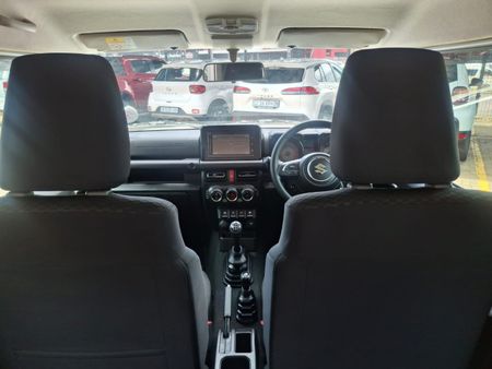 2024-Suzuki-Jimny-15-GLX_10