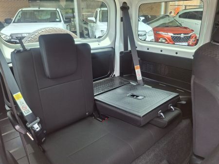 2024-Suzuki-Jimny-15-GLX_12
