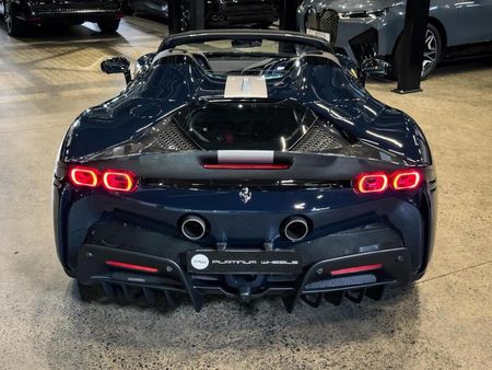2023-Ferrari-SF90-Spider_9