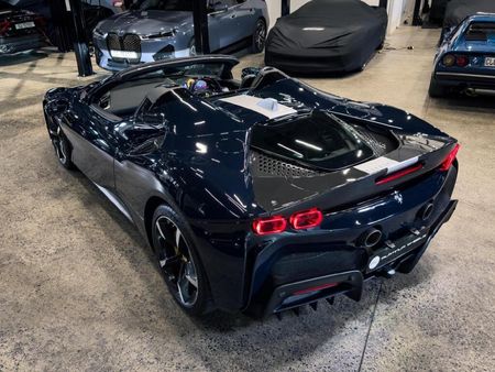 2023-Ferrari-SF90-Spider_5