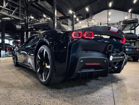 2023-Ferrari-SF90-Spider_6