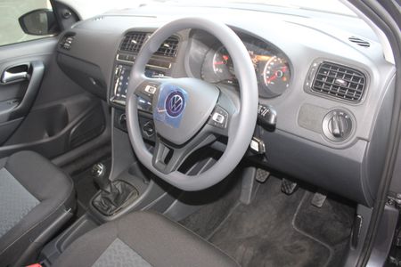 2026-Volkswagen-Polo-Vivo-14-Life_13