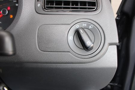 2026-Volkswagen-Polo-Vivo-14-Life_26