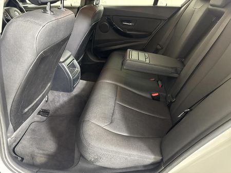 2018-BMW-3-Series-318i-Auto_2
