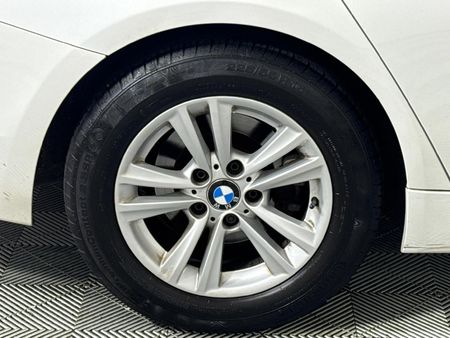 2018-BMW-3-Series-318i-Auto_5