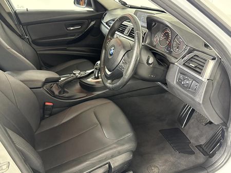 2018-BMW-3-Series-318i-Auto_8