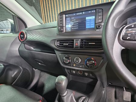 2026-Hyundai-Grand-i10-10-Motion_11