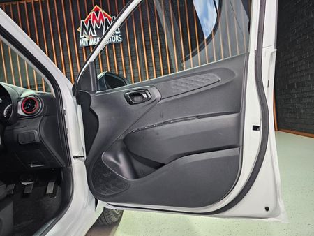 2026-Hyundai-Grand-i10-10-Motion_5