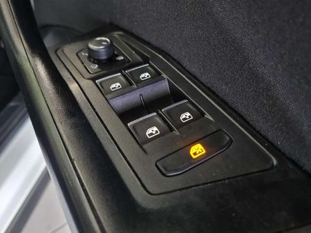 2022-Volkswagen-T-Roc-14-TSI-Design-Auto_15