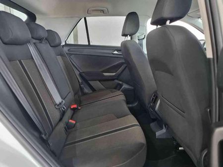 2022-Volkswagen-T-Roc-14-TSI-Design-Auto_17