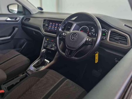 2022-Volkswagen-T-Roc-14-TSI-Design-Auto_19