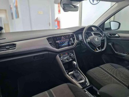 2022-Volkswagen-T-Roc-14-TSI-Design-Auto_22