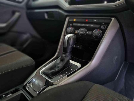 2022-Volkswagen-T-Roc-14-TSI-Design-Auto_25