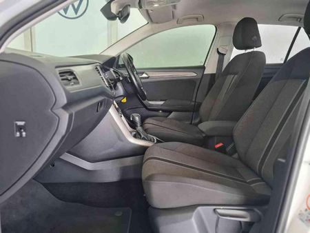 2022-Volkswagen-T-Roc-14-TSI-Design-Auto_29