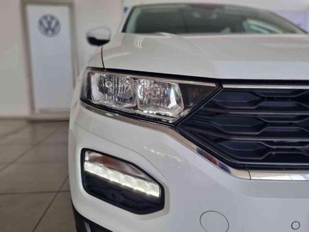 2022-Volkswagen-T-Roc-14-TSI-Design-Auto_7