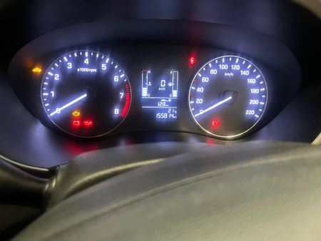 2016-Hyundai-i20-12-Motion_9