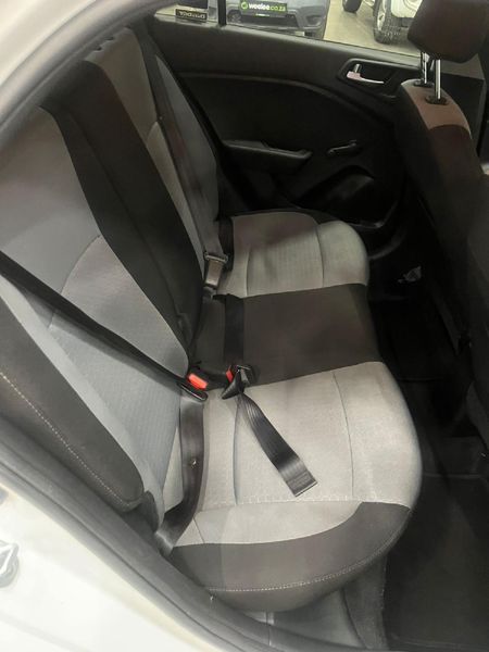 2016-Hyundai-i20-12-Motion_11