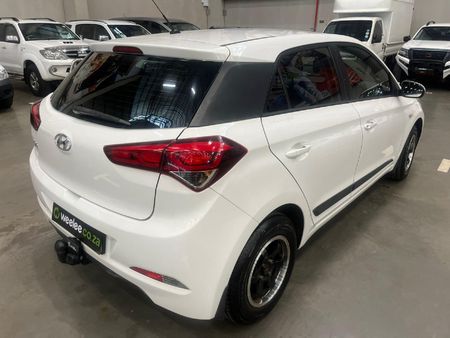 2016-Hyundai-i20-12-Motion_5