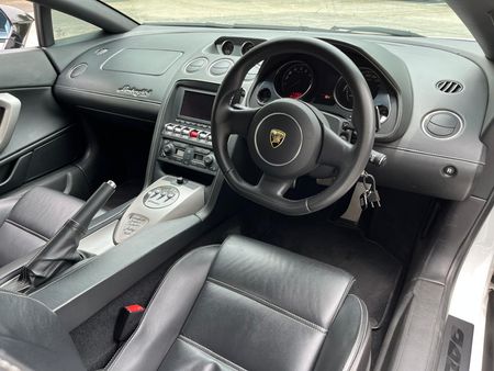 2014-Lamborghini-Gallardo-LP550-2-Signature-Series_8