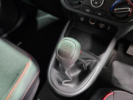 2026-Hyundai-Grand-i10-10-Motion_13