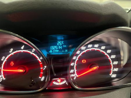2014-Ford-Fiesta-ST-16-EcoBoost-GDTi_10