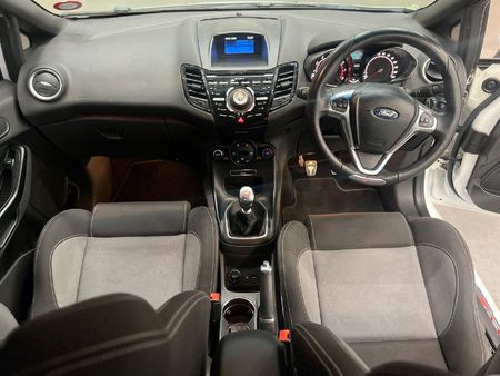 2014-Ford-Fiesta-ST-16-EcoBoost-GDTi_11