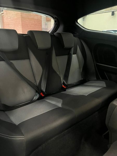 2014-Ford-Fiesta-ST-16-EcoBoost-GDTi_12