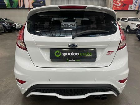 2014-Ford-Fiesta-ST-16-EcoBoost-GDTi_5