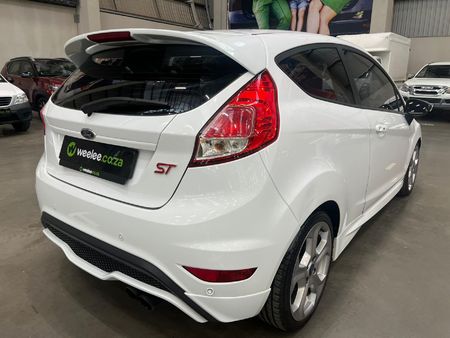 2014-Ford-Fiesta-ST-16-EcoBoost-GDTi_6